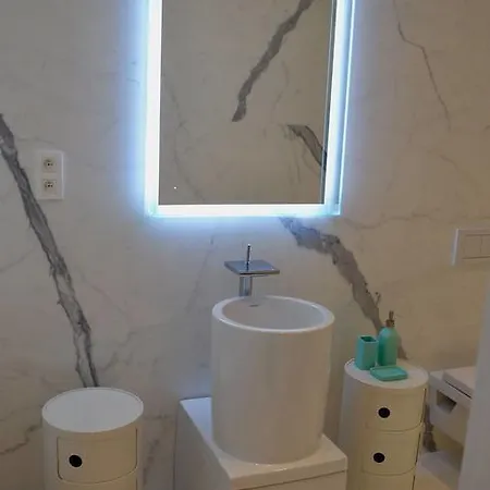Apartment Square50